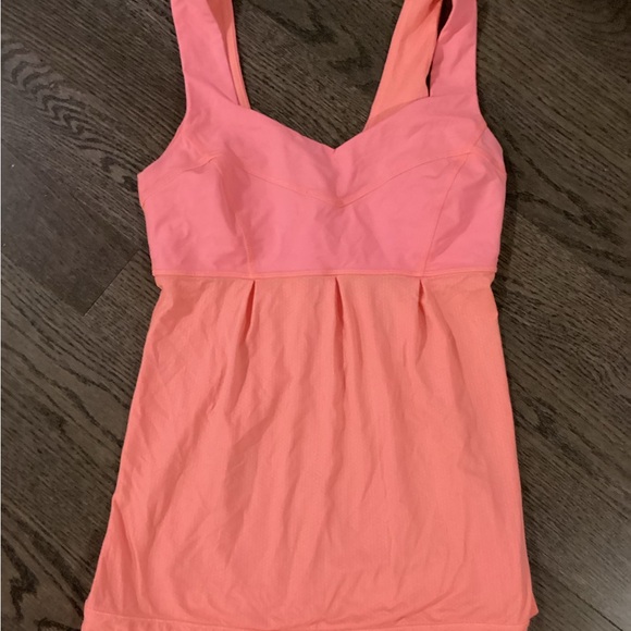 Lululemon Women's Sleeveless Top - size 4 - Picture 2 of 5
